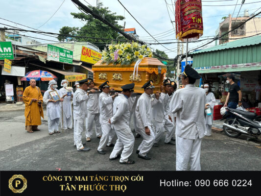 Quan Tài Hỏa Táng Trung trang trí chữ Phúc dịch vụ hỏa táng trọn gói
