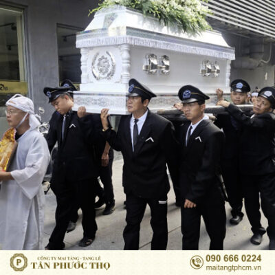 đội công nhân lễ nhập quan và lễ di quan