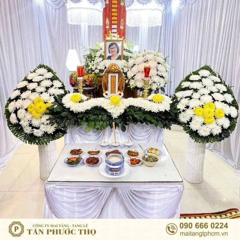 trang trí hoa tươi trang trí sảnh tang