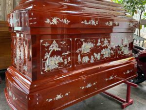 Alternative view of Quan Tài Địa Táng Xà Cừ