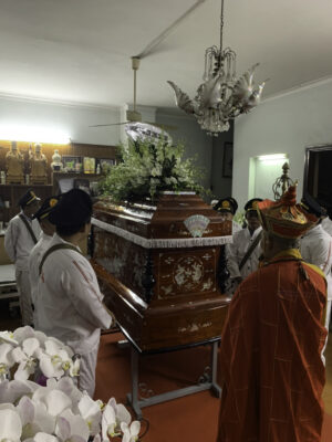 thầy làm lễ phật giáo dịch vụ mai táng trọn gói tang lễ trọn gói quan tài địa táng xà cừ