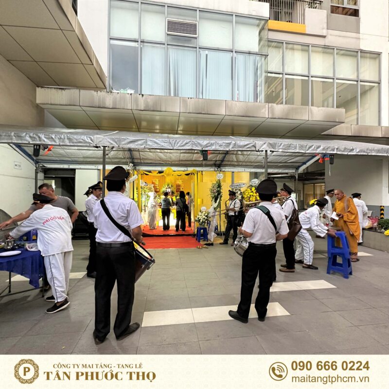 đội nhạc lễ trong quy trình tổ chức tang lễ tại chung cư