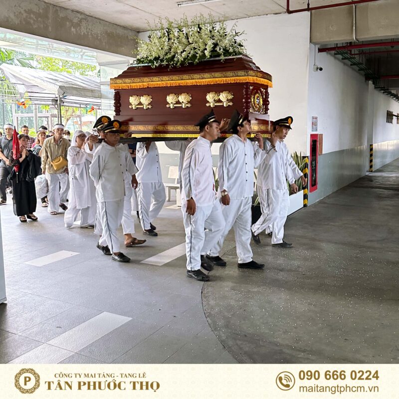 Lễ di quan qua chung cư trong quy trình tổ chức tang lễ tại chung cư