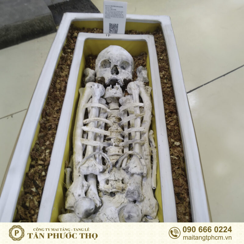 tiểu quách chứa hài cốt khi Hỏa táng nguyên xương khi mai táng và tổ chức tang lễ