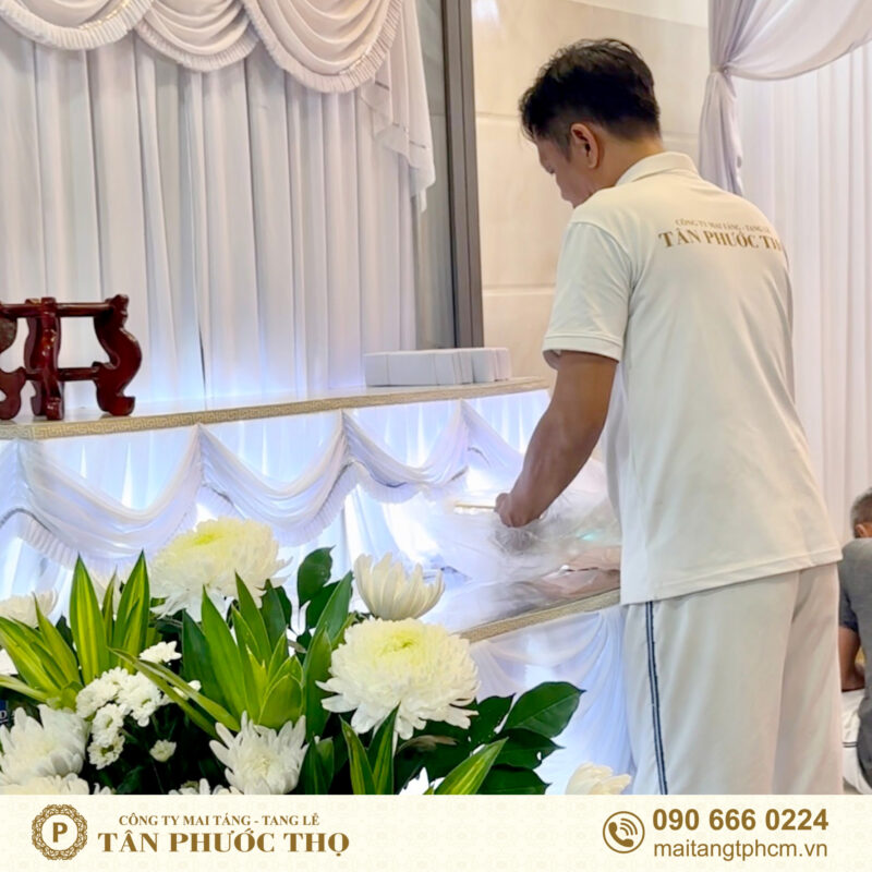 đội công nhân tang lễ trang trí tang lễ