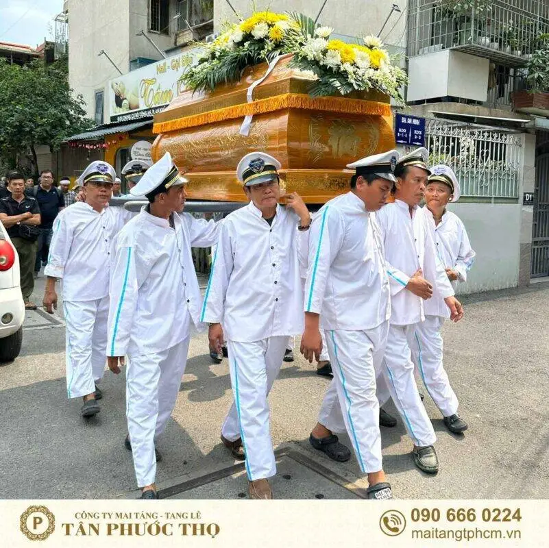 đội công nhân tang lễ