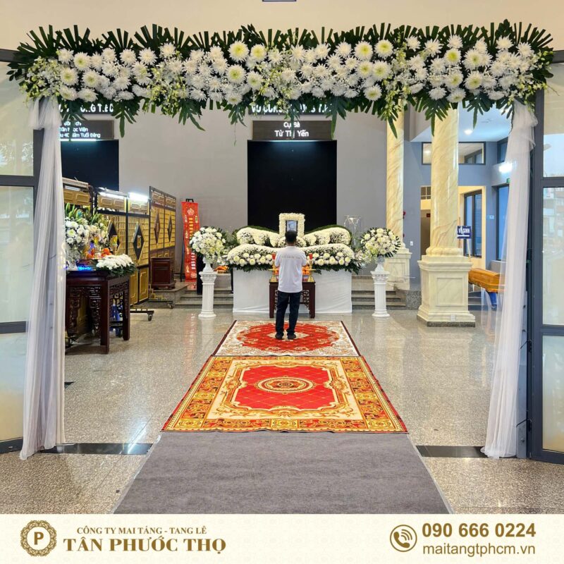 trang trí hoa tang lễ trong dịch vụ tang lễ trọn gói tại nhà tang lễ bệnh viện thống nhất
