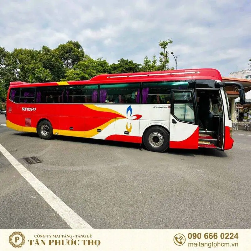 xe khách đưa tang trong dịch vụ tang lễ và dịch vụ mai táng